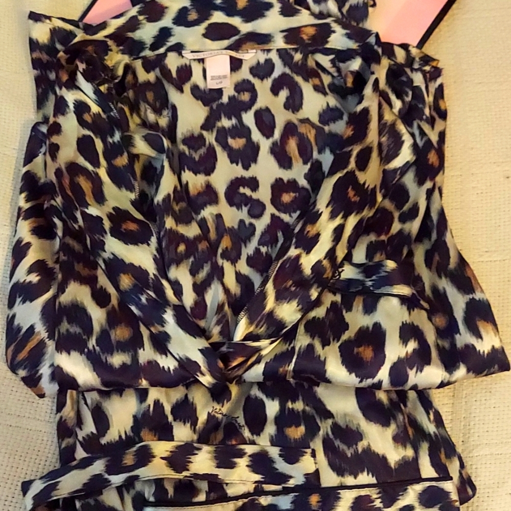 Nwot Victoria Secret leopard silky long sleeve w drawstring pant pj set